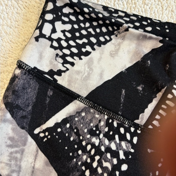 LULULEMON 6 - Picture 2 of 5